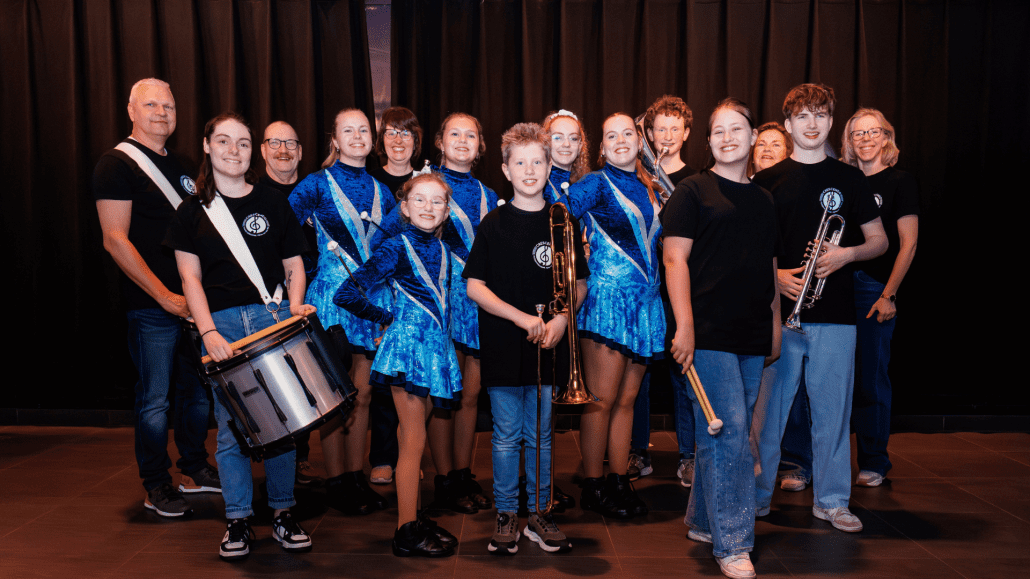 De leden van Crescendo zijn beretrots op de nieuwe materialen