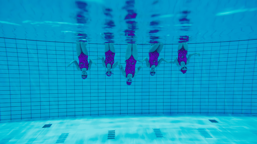 Kopje onder tijdens de training bij zwemvereniging Polar Bears