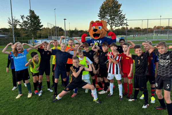 VV Gilze - Stoer op de foto met Cluppie!
