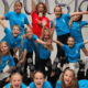 Reporter Daan op bezoek bij Dansschool Dansja. Zo verkopen zij loten.